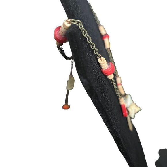 Shell Necklace - Picture 2 of 3